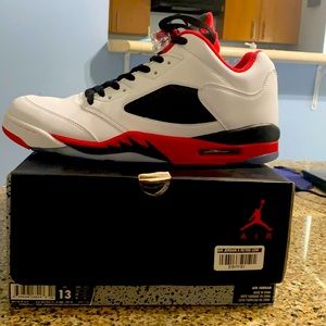 Jordan 5 Retro low white/fire red-black